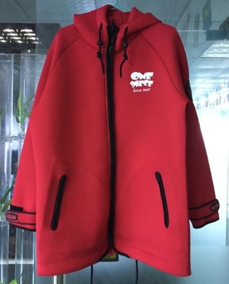 sudadera con capucha de Windprooof de la chaqueta del neopreno del premio de los 3MM para los deportes acuáticos y el entretenimiento proveedor